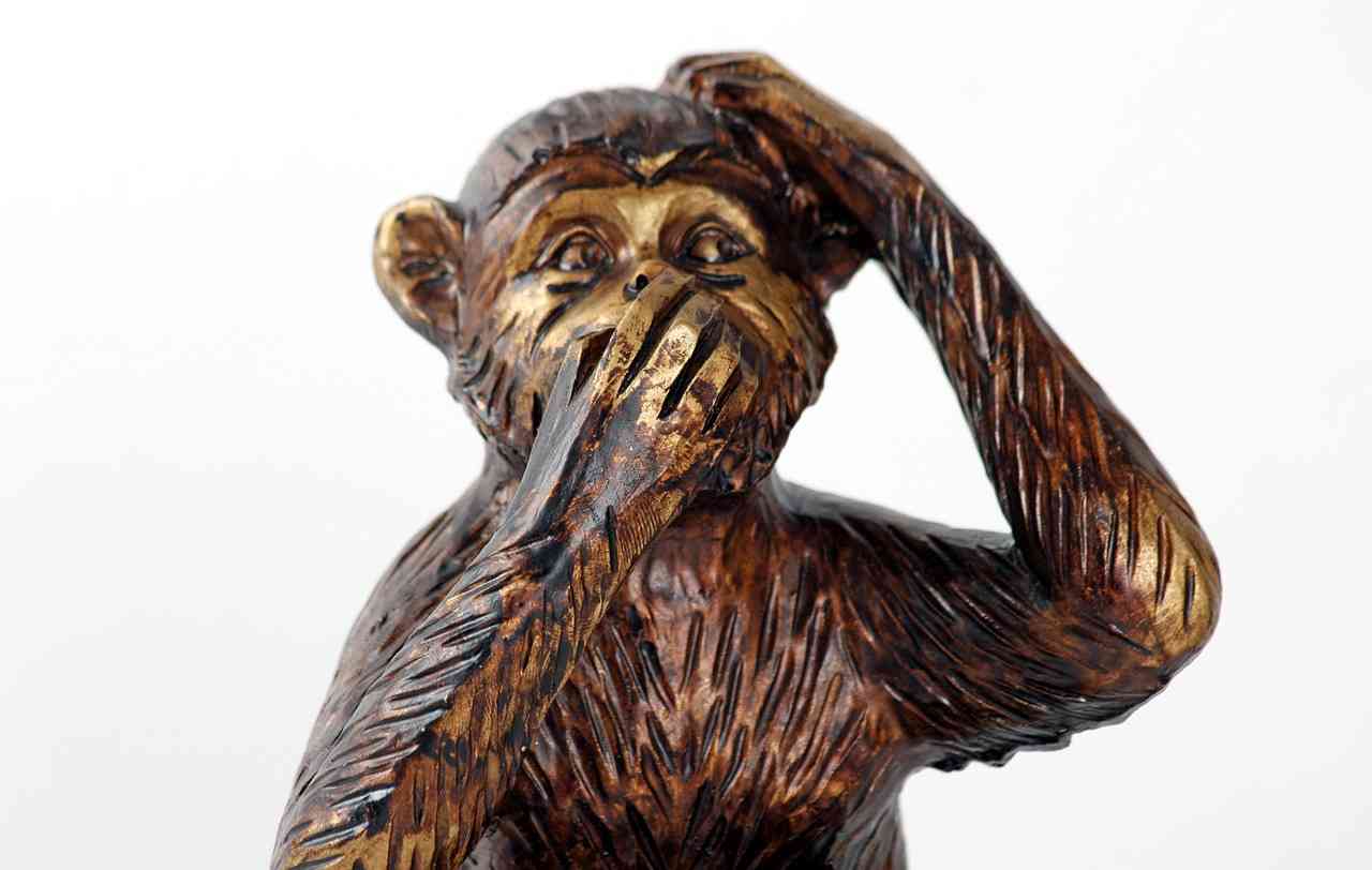 猪入猴出虎離山,打一数字